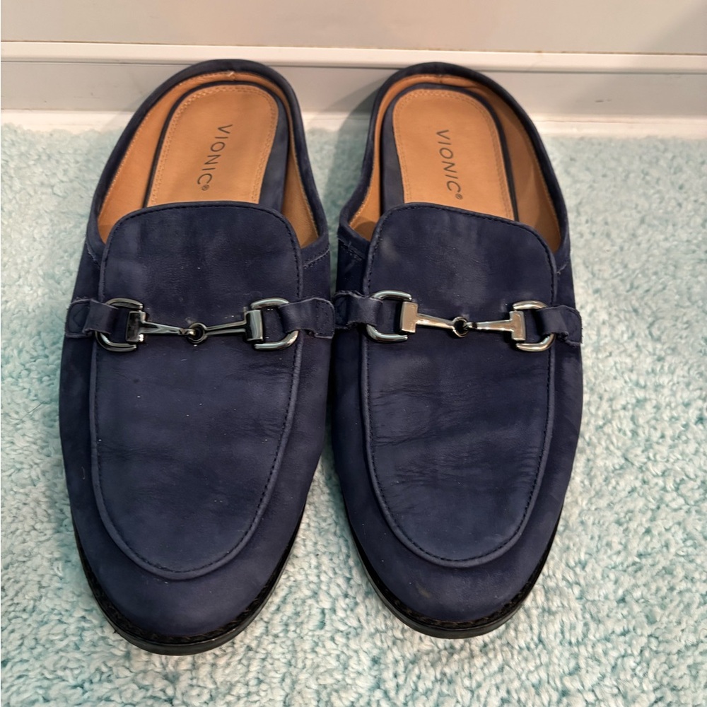 Vionic women’s Blue Loafers